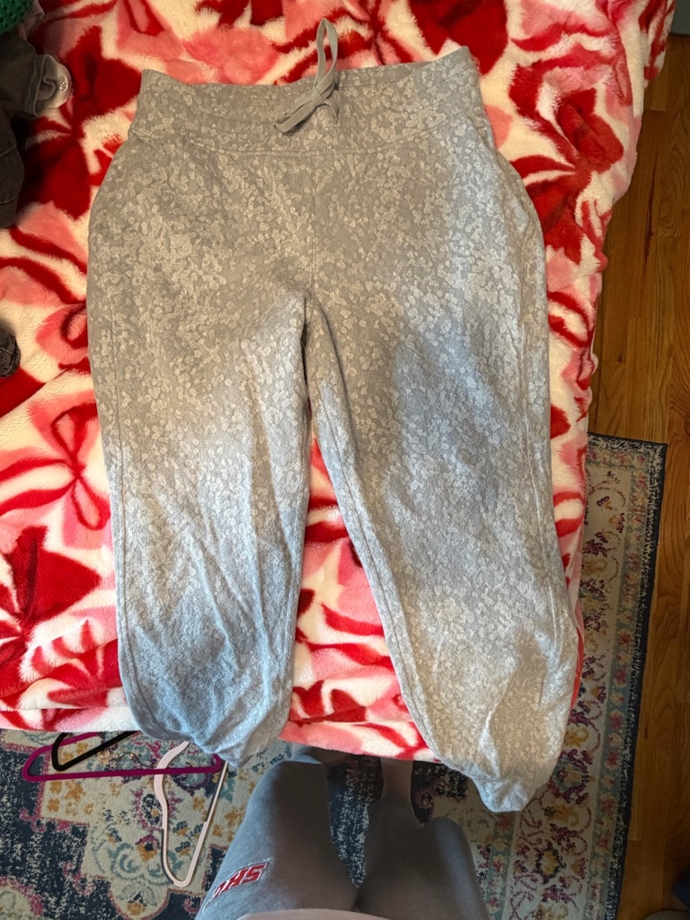 lululemon athletica Light Gray Floral-Textured Jogger Pants
